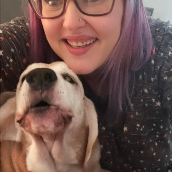 Hi! I’m Sarah. Colors, sparkles, and Betsey Johnson make life happy! - Picture 9 of 12